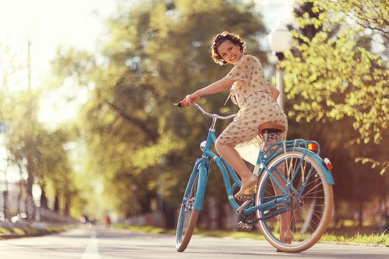 Foto: Frau auf Fahrrad